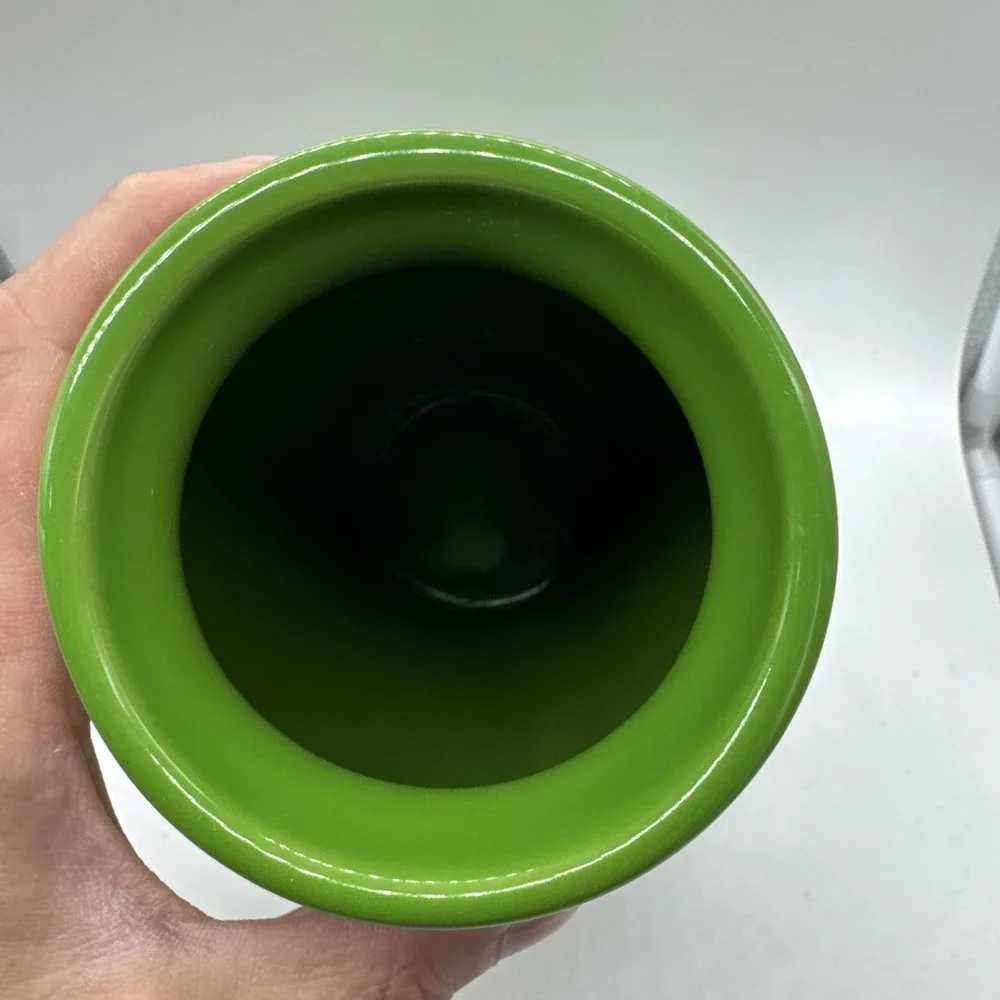 Fiesta MONARCH shamrock green VASE 9.5